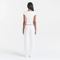 COTTON JERSEY SCOOP NECK T-SHIRT | MARBLE ON A MODEL FRONT VIEW @ | FOCUS: 0.0, 1.0, 0.9