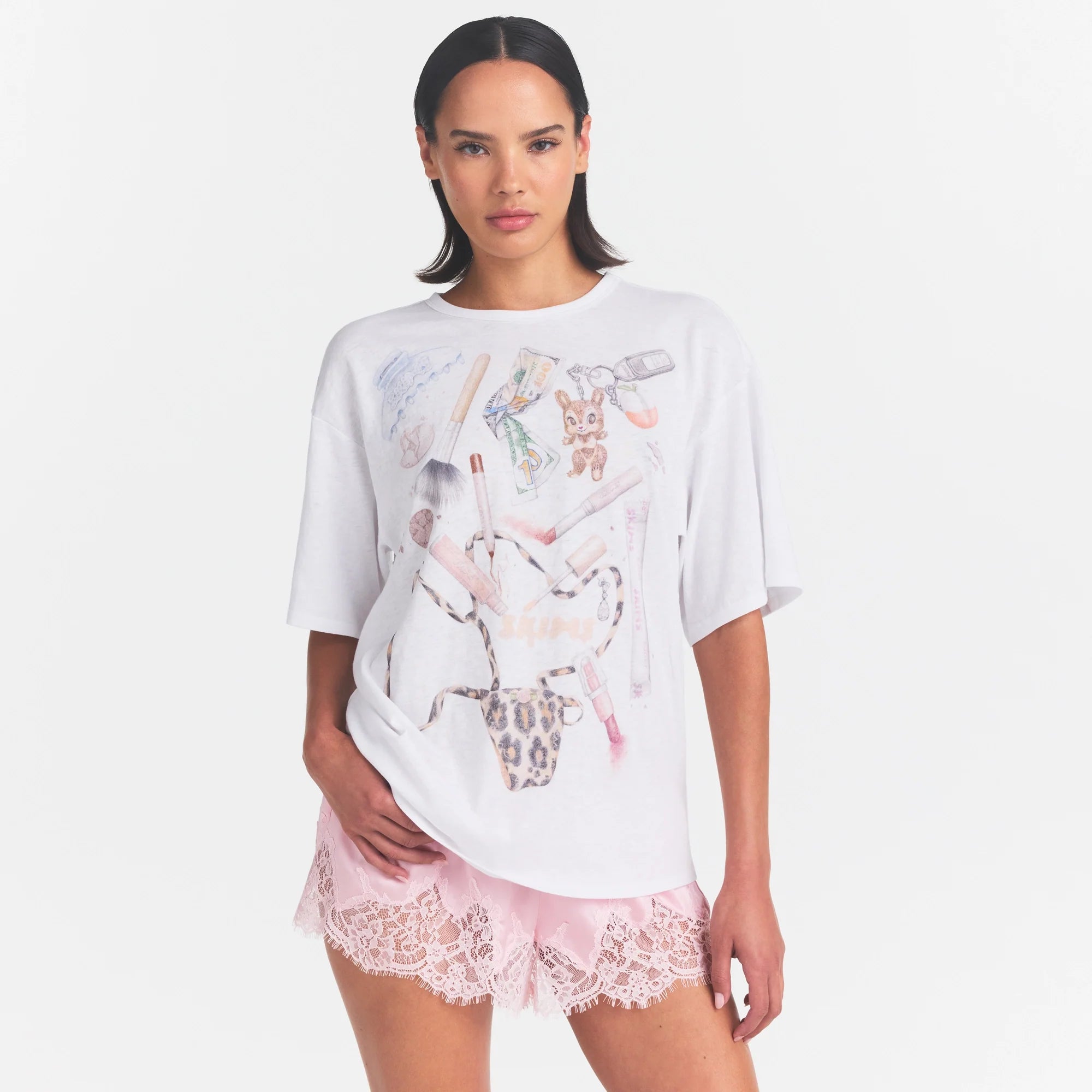 WORN IN JERSEY BAGGY T-SHIRT | SNOW IN MY BAG ON A MODEL SIDE VIEW @ | FOCUS: 0.0, 1.0, 0.9