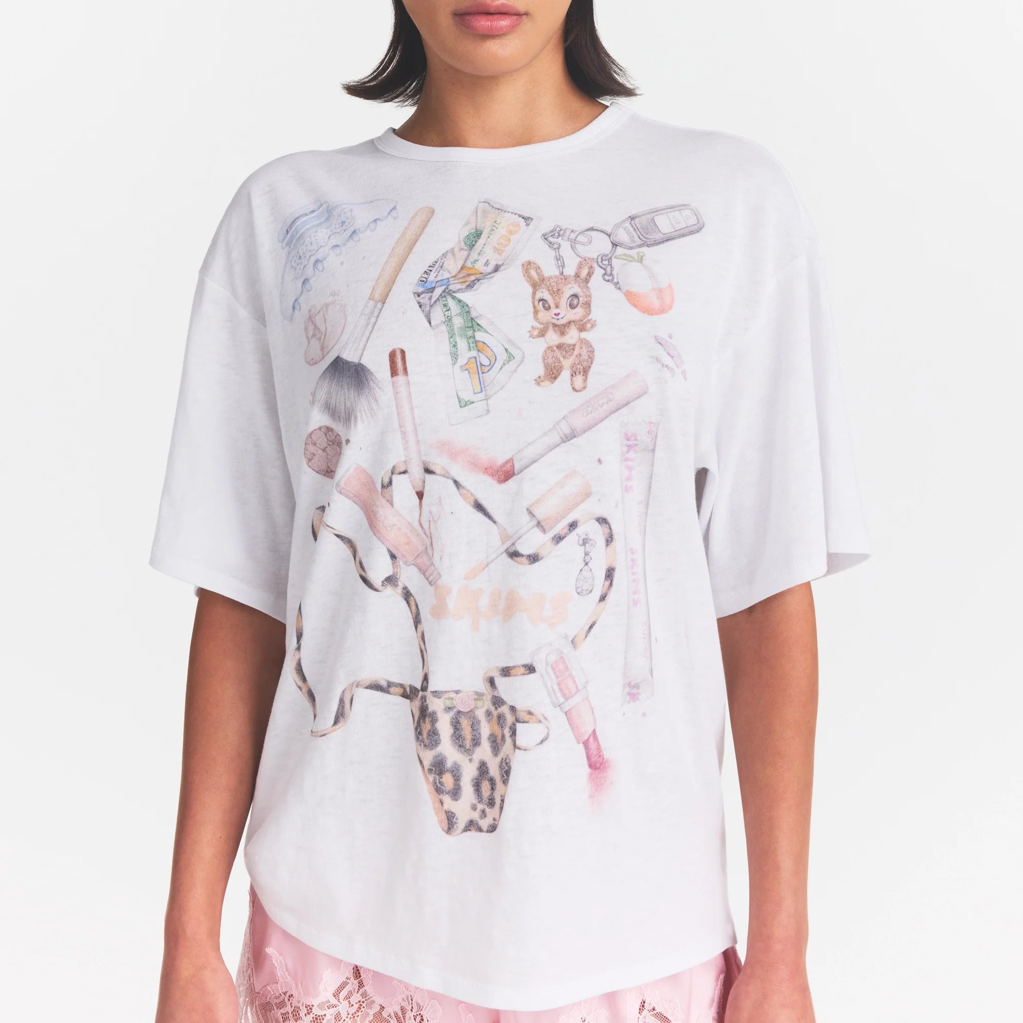 WORN IN JERSEY BAGGY T-SHIRT | SNOW IN MY BAG ON A MODEL SIDE VIEW @ | FOCUS: 0.0, 1.0, 0.9